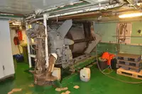 কন্টেইনার জাহাজ বিক্রির জন্য