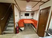 ক্রু বোট বিক্রির জন্য