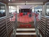ক্রুজ জাহাজ বিক্রির জন্য