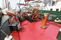 ভাসমান হোটেল বিক্রির জন্য
