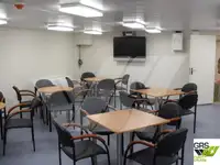 কন্টেইনার জাহাজ বিক্রির জন্য