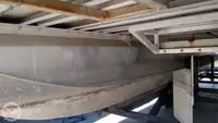 কন্টেইনার জাহাজ বিক্রির জন্য