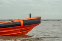 কন্টেইনার জাহাজ বিক্রির জন্য