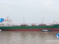 রিফার জাহাজ বিক্রির জন্য