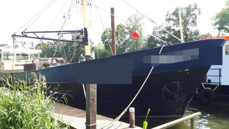 ট্রলার বিক্রির জন্য