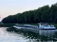 বার্জ বিক্রির জন্য