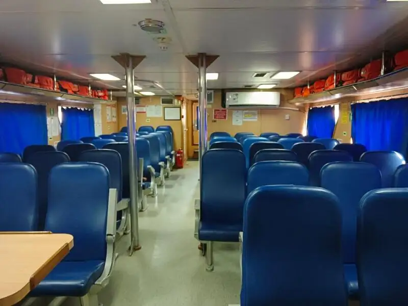 ক্রু বোট বিক্রির জন্য