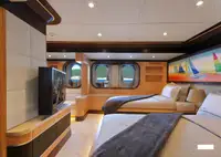 ইয়ট বিক্রির জন্য