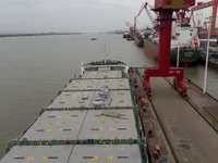 কন্টেইনার জাহাজ বিক্রির জন্য