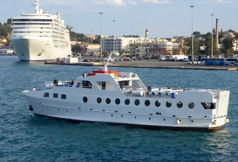 রোপ্যাক্স জাহাজ বিক্রির জন্য