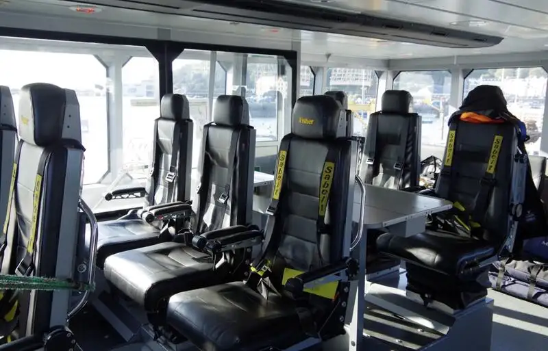 ধারক জাহাজ বিক্রির জন্য