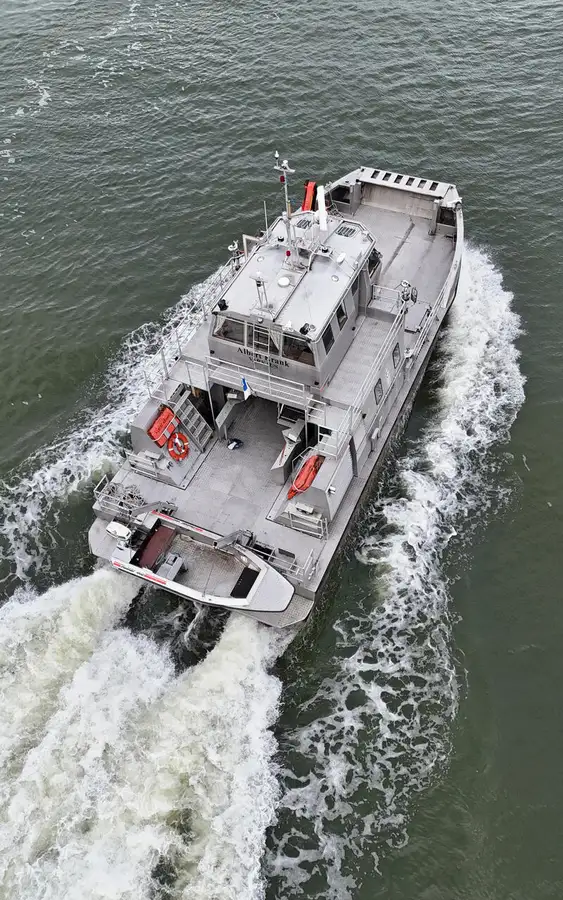 ক্যাটামারান বিক্রির জন্য