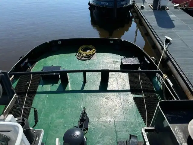 টাউবোট বিক্রির জন্য