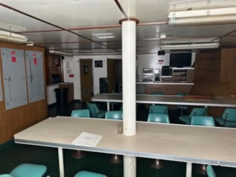 টাউবোট বিক্রির জন্য