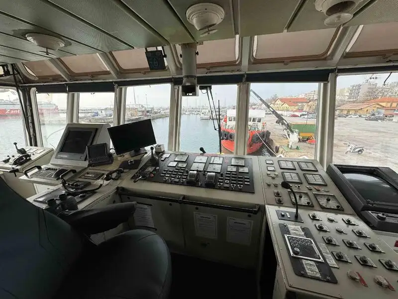 টাউবোট বিক্রির জন্য