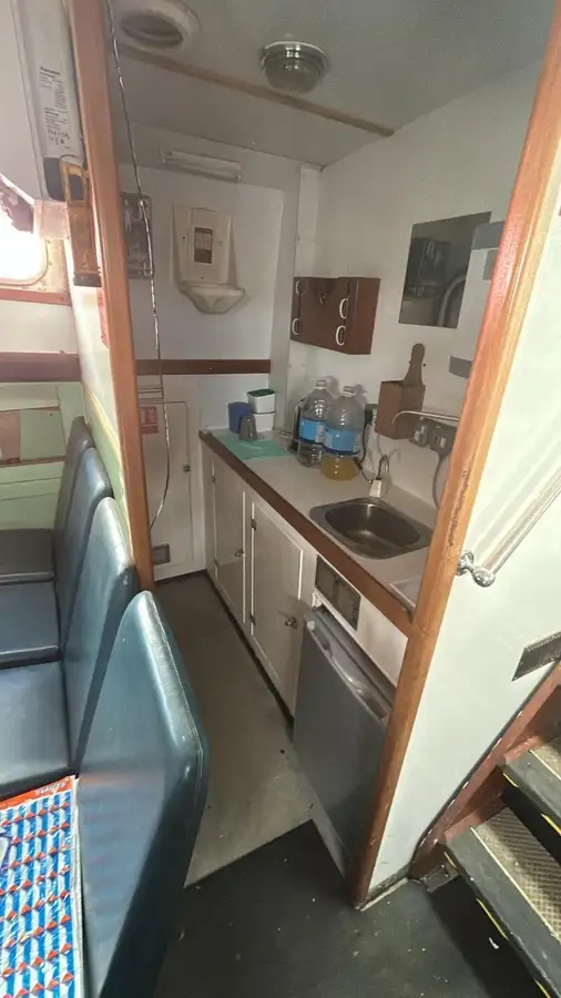 ফেরি জাহাজ বিক্রির জন্য