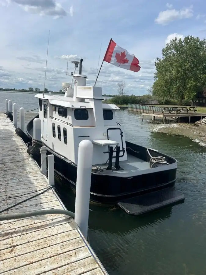 টাউবোট বিক্রির জন্য