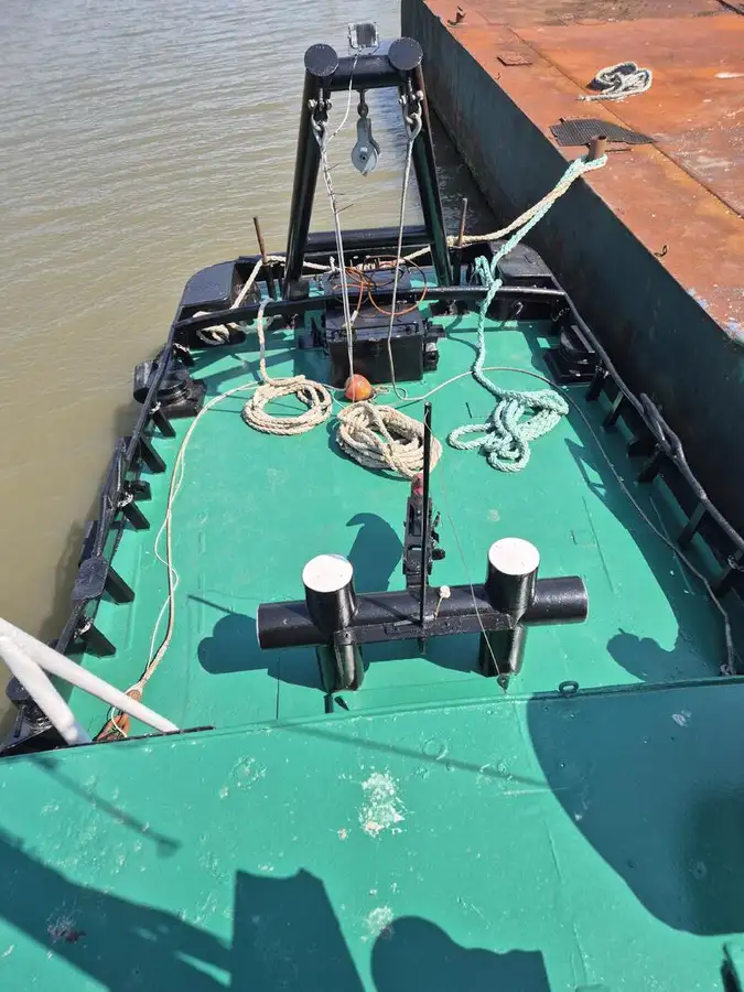 টাউবোট বিক্রির জন্য