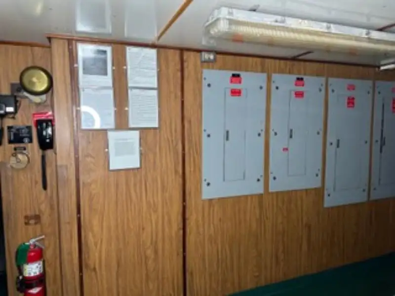 টাউবোট বিক্রির জন্য