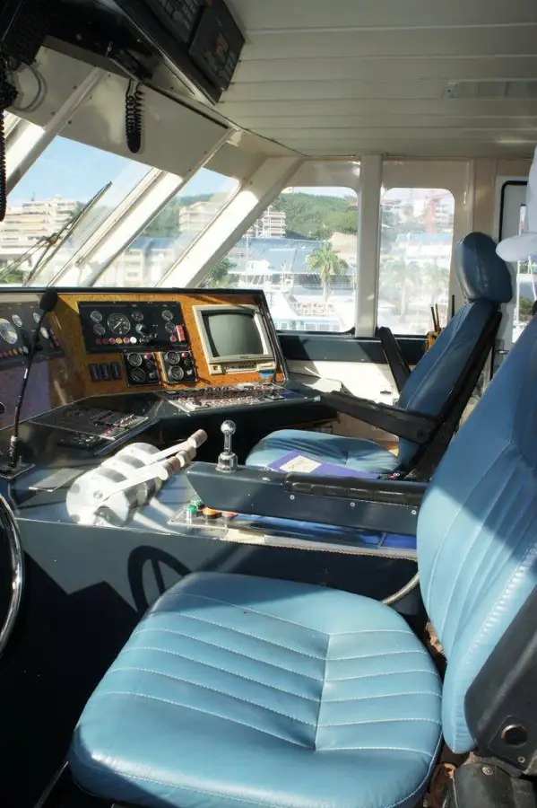 ফেরি জাহাজ বিক্রির জন্য