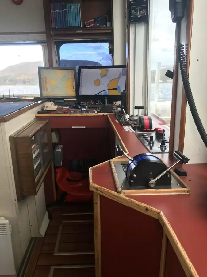 টাউবোট বিক্রির জন্য