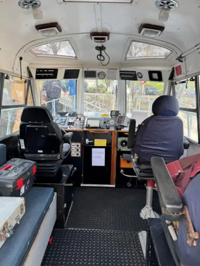 পাইলট নৌকা বিক্রির জন্য