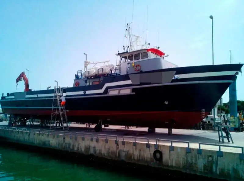 ক্রু বোট বিক্রির জন্য