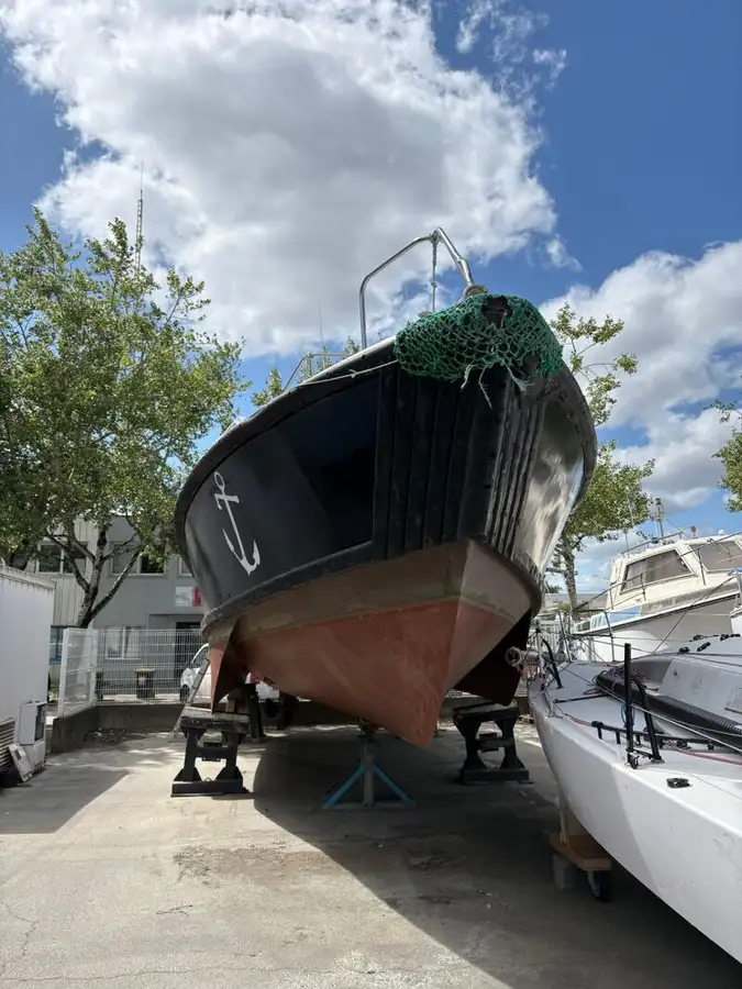 পাইলট নৌকা বিক্রির জন্য