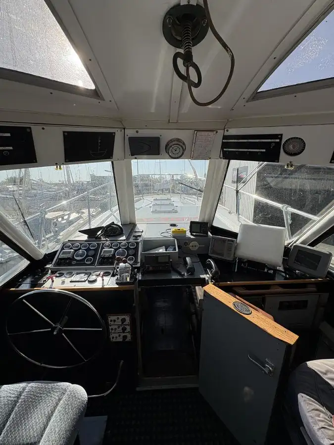 পাইলট নৌকা বিক্রির জন্য