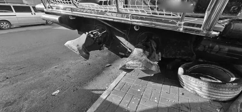 পাইলট নৌকা বিক্রির জন্য