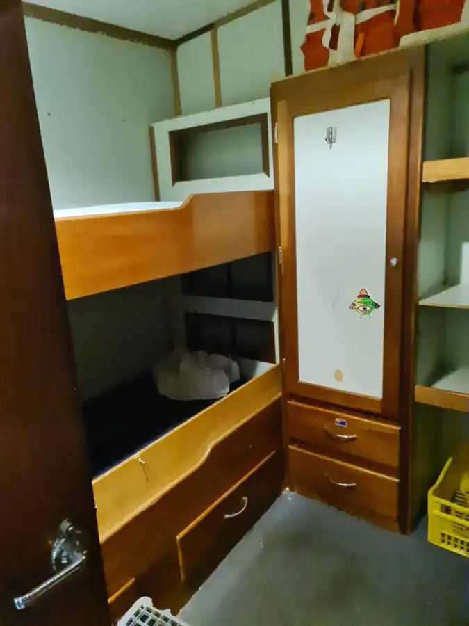 লম্বা লাইনের জাহাজ বিক্রির জন্য