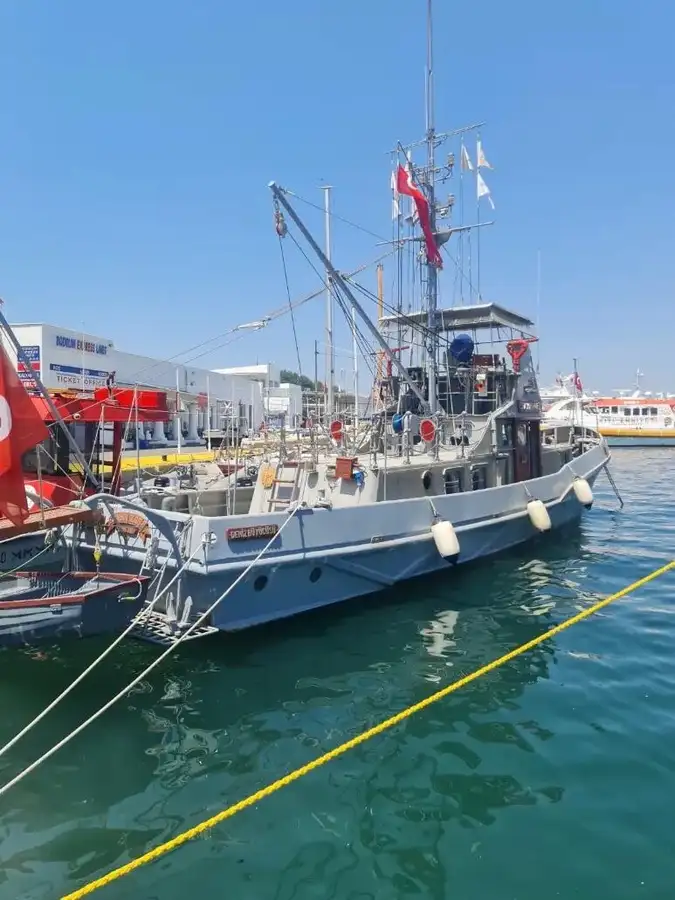 আগুনের নৌকা বিক্রির জন্য