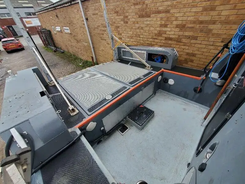 জরিপ জাহাজ বিক্রির জন্য