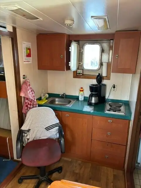 টাউবোট বিক্রির জন্য