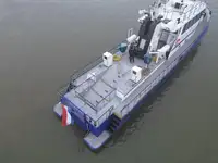 টহল নৌকা বিক্রির জন্য