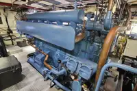 টহল নৌকা বিক্রির জন্য