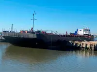 টাউবোট বিক্রির জন্য