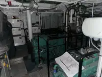 ধারক জাহাজ বিক্রির জন্য
