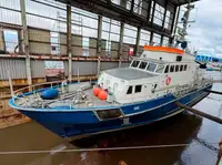 টহল নৌকা বিক্রির জন্য