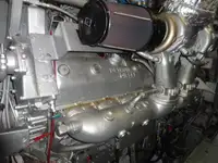 টহল নৌকা বিক্রির জন্য