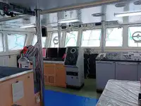 টহল নৌকা বিক্রির জন্য