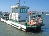 টহল নৌকা বিক্রির জন্য