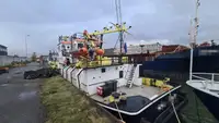 সরবরাহ জাহাজ বিক্রির জন্য