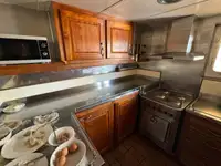 ধারক জাহাজ বিক্রির জন্য