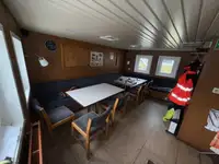 সরবরাহ জাহাজ বিক্রির জন্য