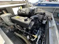 টহল নৌকা বিক্রির জন্য