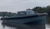 ক্রু বোট বিক্রির জন্য