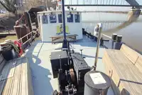 টহল নৌকা বিক্রির জন্য