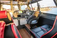 টহল নৌকা বিক্রির জন্য